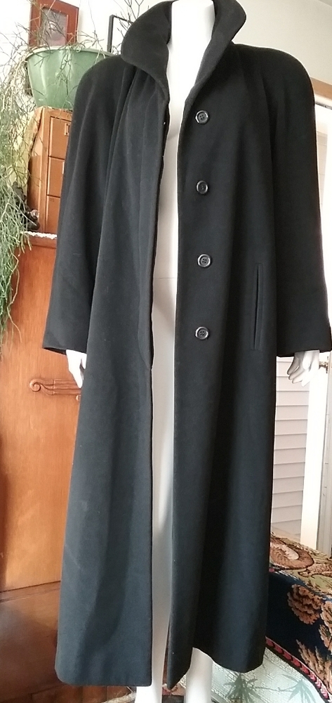 Vintage Burberry 100% Cashmere Coat - Picture 2 of 15